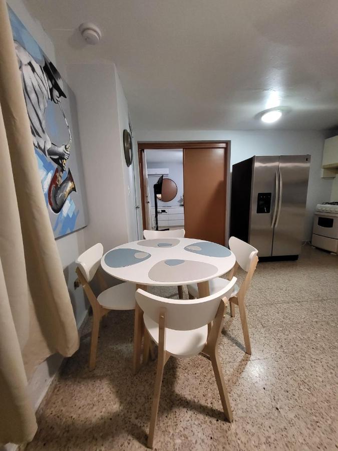 Bee Inn Puerto Rico Charming Urban Apartment In סן חואן מראה חיצוני תמונה