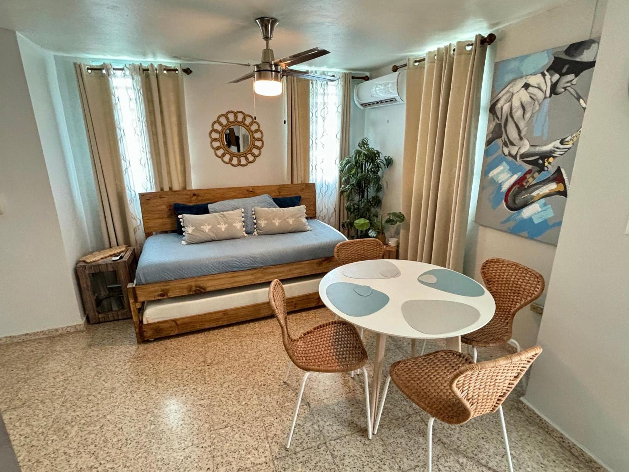 Bee Inn Puerto Rico Charming Urban Apartment In סן חואן מראה חיצוני תמונה